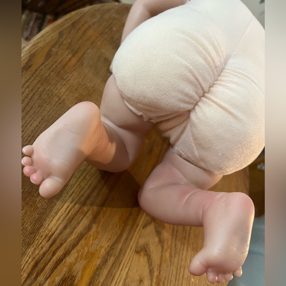 CHARLIE Realistic Life-Like Baby Doll w/2 Outfits - Gender Neutral Reborn? - Picture 10 of 14